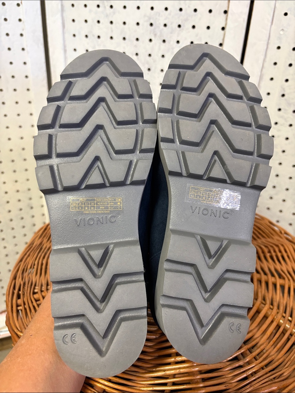 Vionic suede - Picture 5 of 9